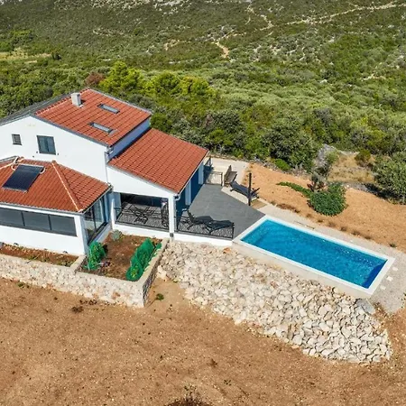 Vakantiehuis House With Pool *